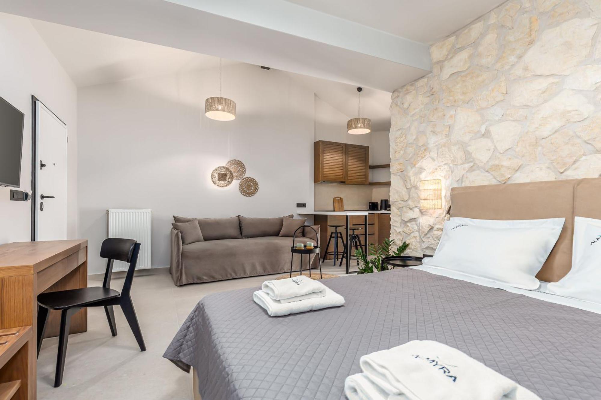 Almyra Luxury