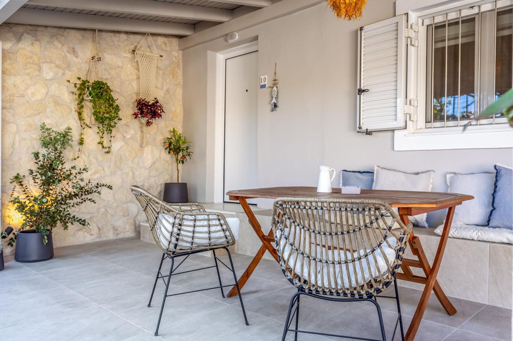 Almyra Luxury Apartment