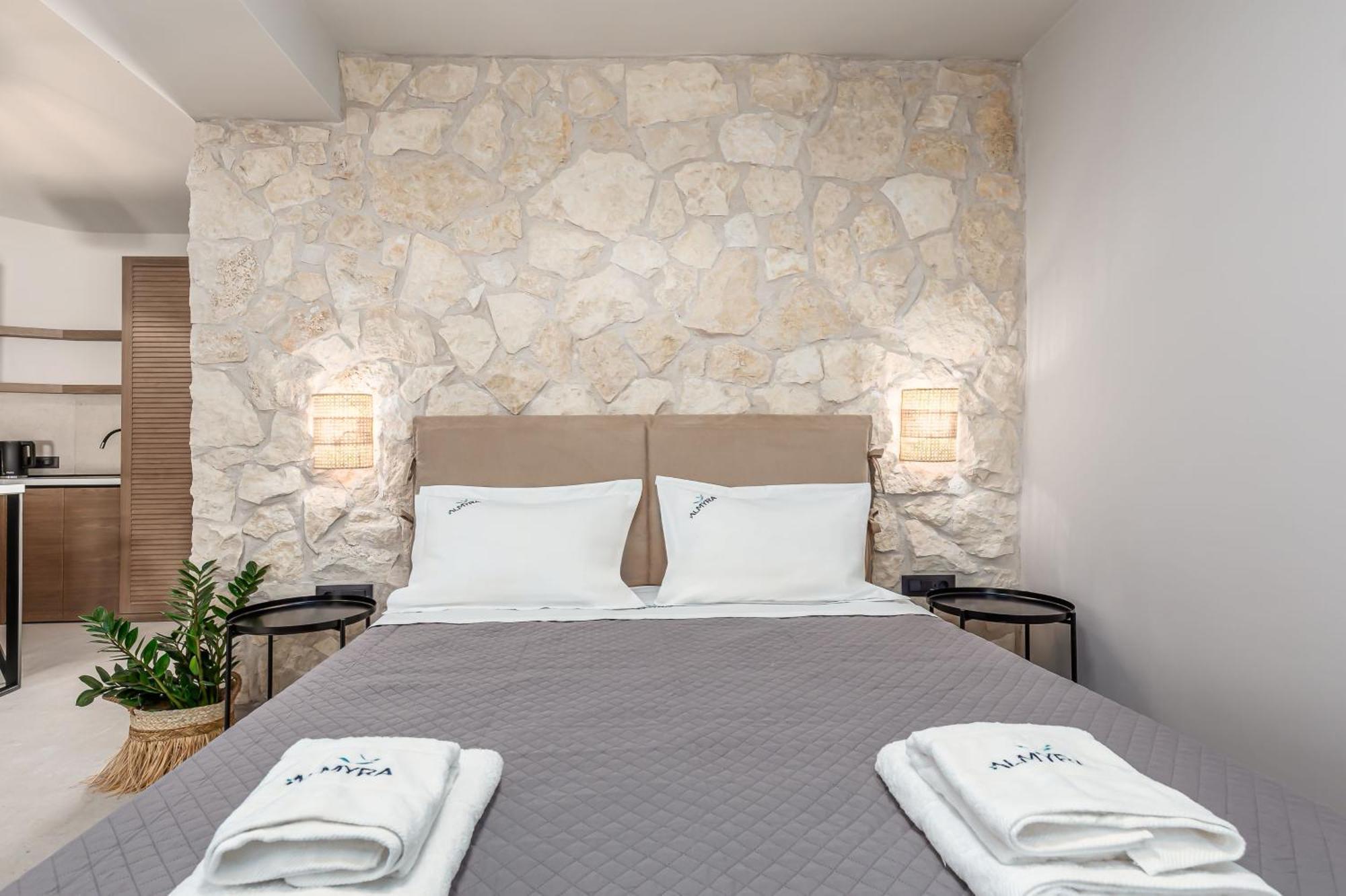 Almyra Luxury
