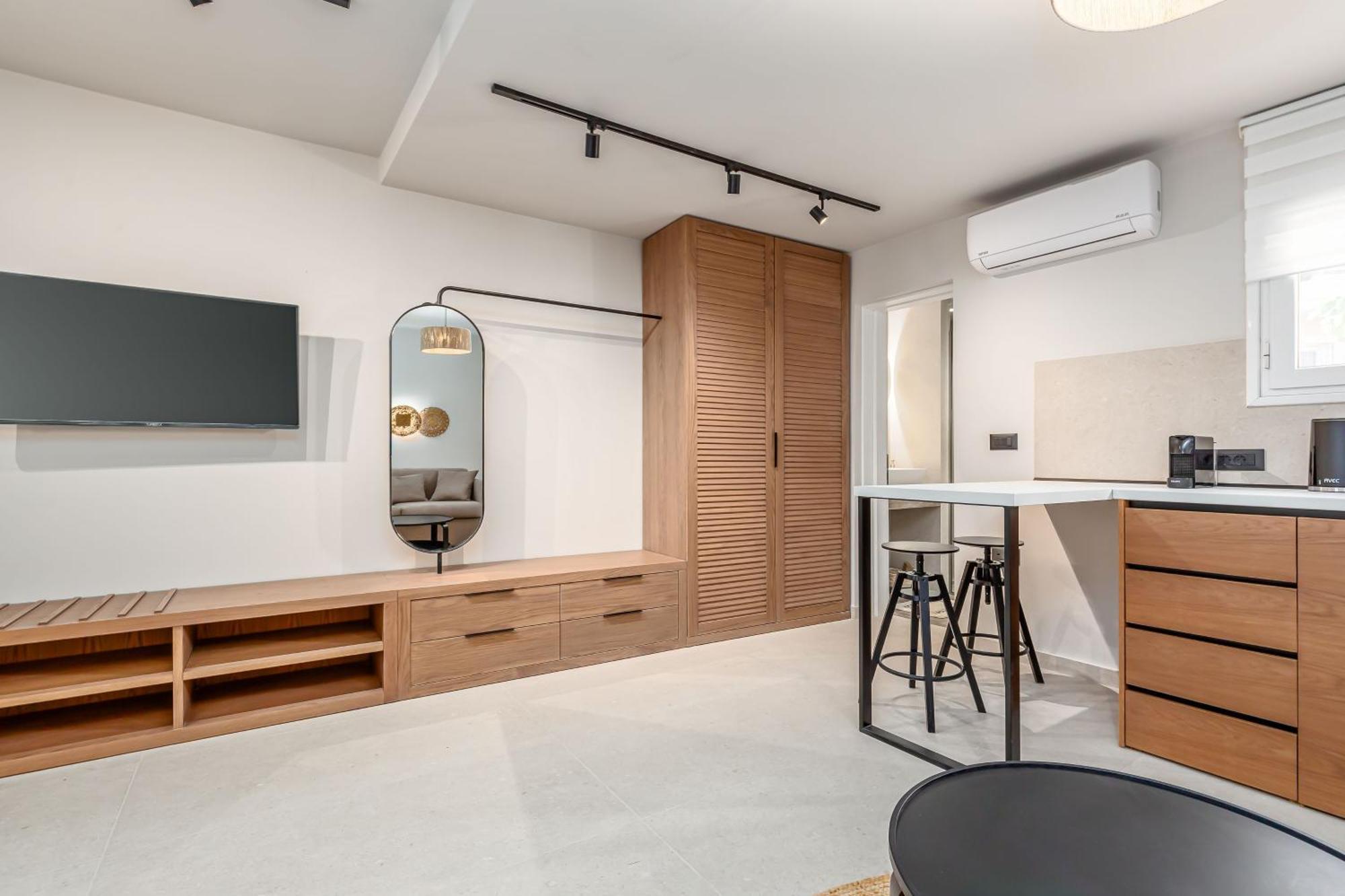 Almyra Luxury Apartment *