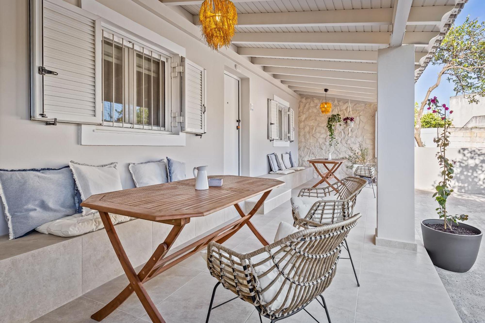Almyra Luxury Apartment